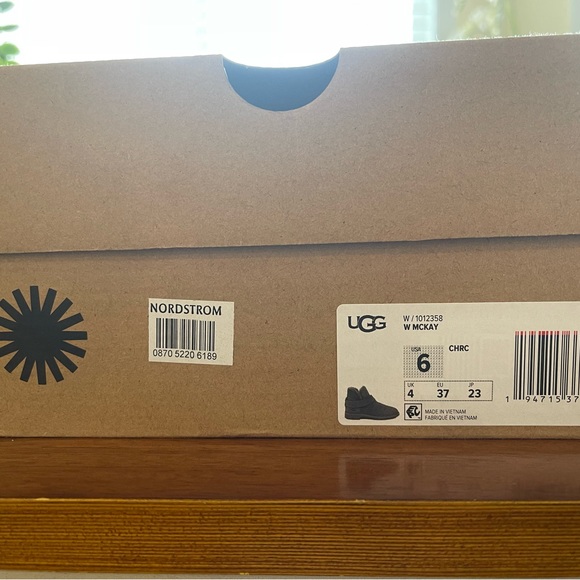Ugg McKay Bootie - Sz 6. Charcoal - Picture 3 of 3